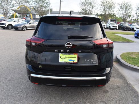New 2026 Nissan Rogue Platinum image 8