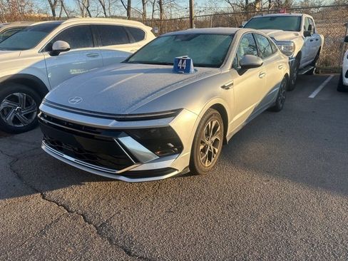 Used 2024 Hyundai Sonata SEL image 2
