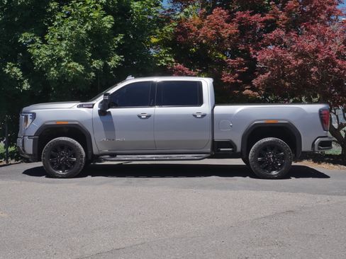 Used 2025 GMC Sierra 2500 AT4 AWD/4WD image 16
