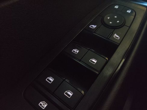 Used 2023 Nissan Rogue S AWD/4WD image 27