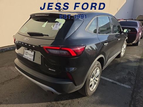 Used 2023 Ford Escape AWD image 3