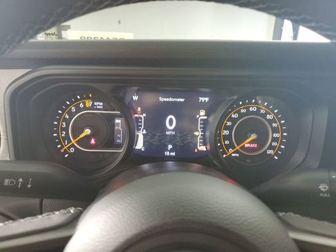 New 2025 Jeep Gladiator Willys image 25