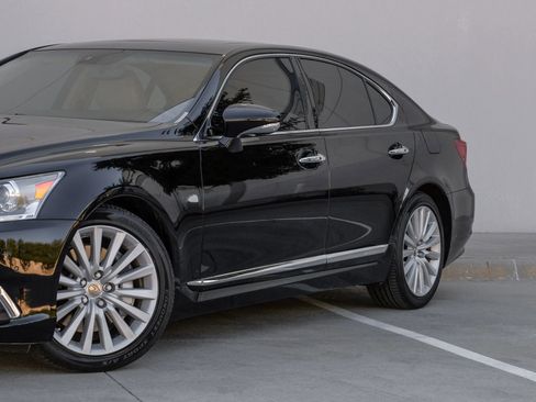 Used 2014 Lexus LS 460 AWD w/ Comfort Package image 9