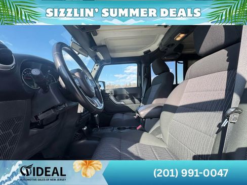Used 2011 Jeep Wrangler Unlimited Sahara w/ Dual Top Group AWD/4WD image 7