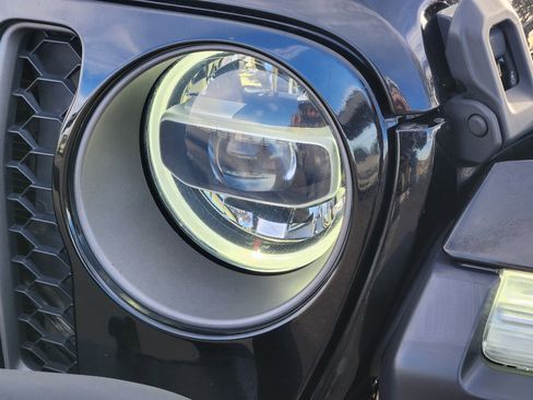 Used 2020 Jeep Gladiator Rubicon w/ Dual Top Group image 6