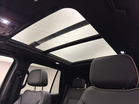 Used 2023 Chevrolet Tahoe Premier image 11