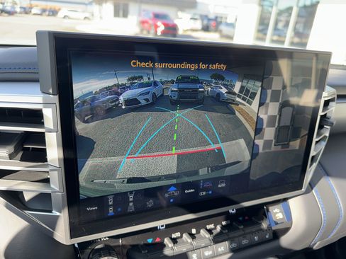 Used 2025 Toyota Tundra Platinum image 18