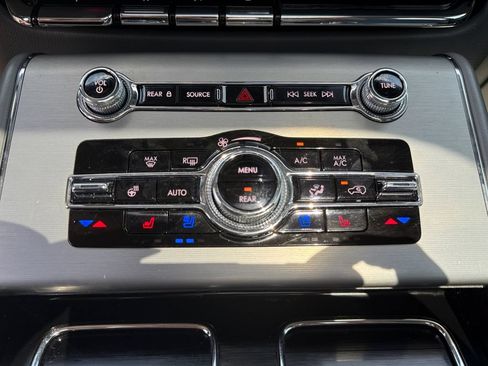 Used 2021 Lincoln Aviator Reserve w/ Equipment Group 208A AWD/4WD image 31