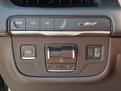 Certified 2024 Cadillac Escalade V AWD/4WD image 32