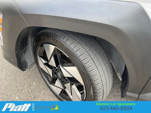 Used 2024 Hyundai Kona Limited FWD image 17