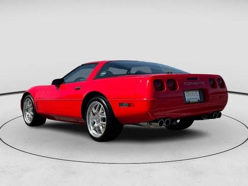 Used 1996 Chevrolet Corvette Coupe image 4