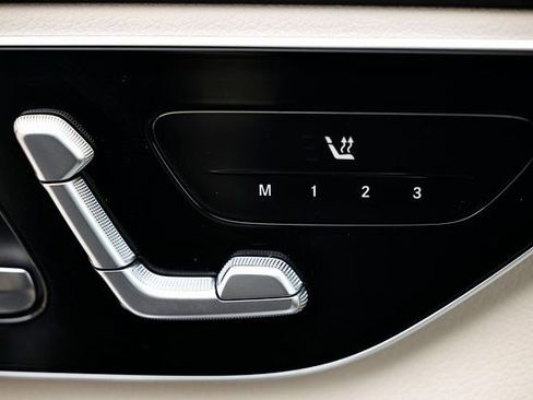 Used 2024 Mercedes-Benz GLC 300 4MATIC image 16