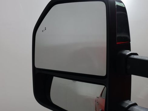 Used 2025 Ford F350 Lariat w/ Chrome Package image 18