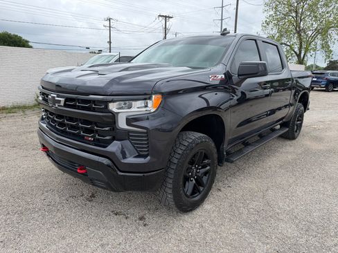 Used 2024 Chevrolet Silverado 1500 LT Trail Boss w/ Convenience Package II AWD/4WD image 1
