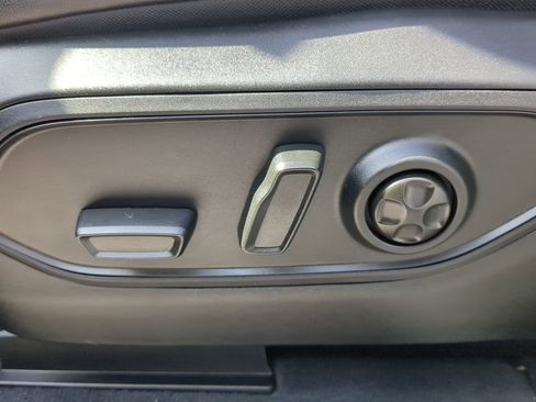 Certified 2023 Jeep Grand Cherokee Limited w/ Black Appearance Package image 29