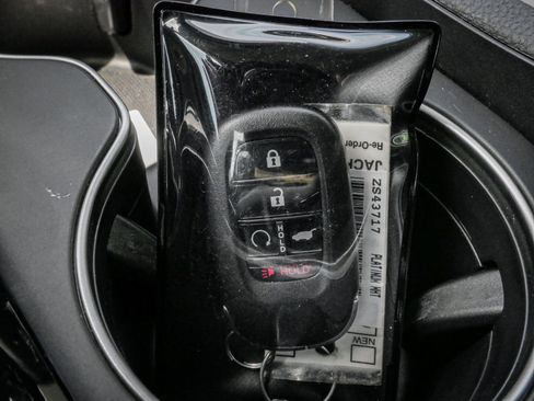 Used 2025 Honda Pilot EX-L image 35