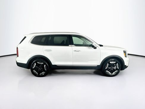 Used 2025 Kia Telluride S FWD image 10