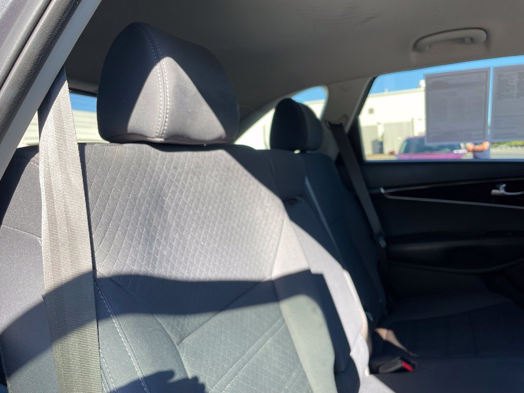 Used 2019 Kia Sorento FWD image 35
