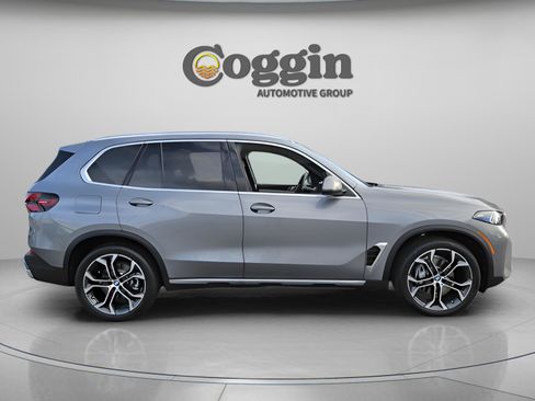 New 2026 BMW X5 sDrive40i w/ Premium Package image 5