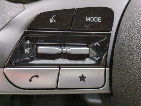 Certified 2024 Hyundai Elantra SEL image 22