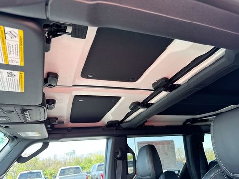 New 2026 Ford Bronco Raptor AWD/4WD image 20