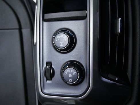 Used 2018 Chevrolet Silverado 1500 LT w/ All Star Edition AWD/4WD image 34