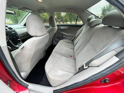 Used 2013 Toyota Corolla L FWD image 12