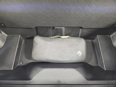 Used 2022 Rivian R1T Adventure image 14