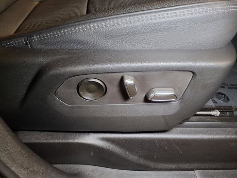 Used 2022 GMC Yukon Denali image 26