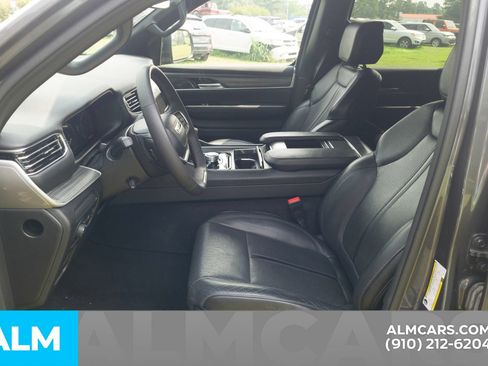 Used 2024 Jeep Wagoneer Series II w/ Flexible Seating Group RWD image 6