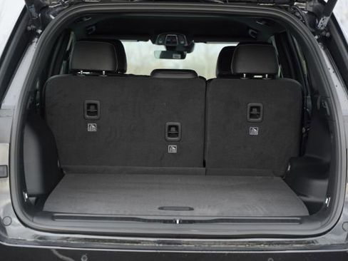 New 2026 Jeep Grand Cherokee Altitude image 16