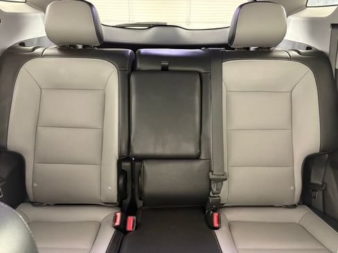 Used 2023 GMC Terrain SLT w/ Infotainment Package II FWD image 39