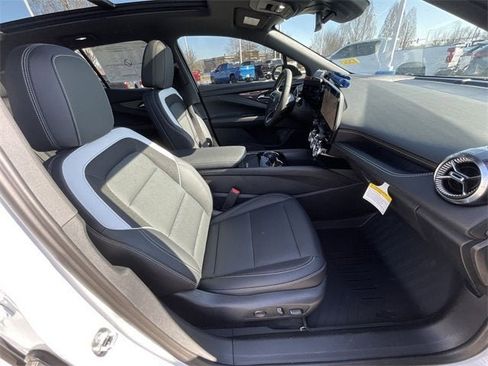 New 2025 Chevrolet Blazer EV LT image 29