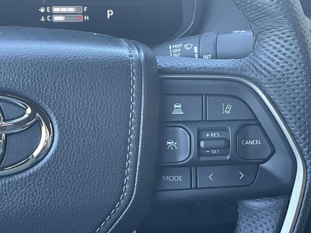 Used 2025 Toyota Tundra Limited AWD/4WD image 28