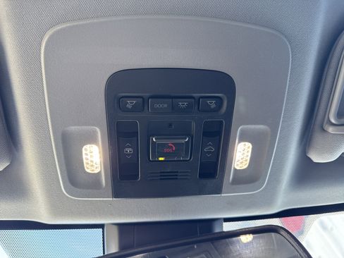 Used 2022 Toyota Camry XSE image 19