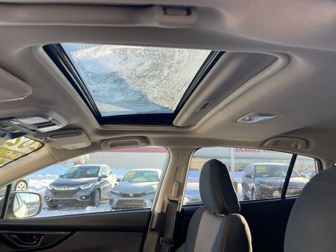 Used 2021 Subaru Crosstrek 2.0i Premium w/ Moonroof Package image 8