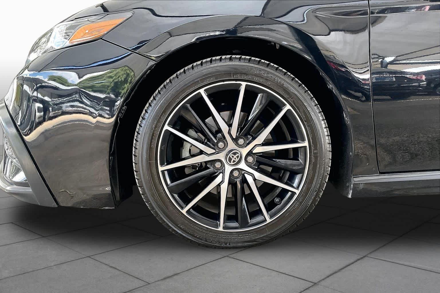 Used 2022 Toyota Camry SE FWD image 11