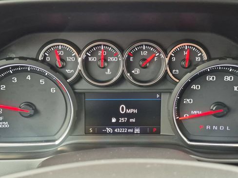 Used 2019 Chevrolet Silverado 1500 LT Trail Boss AWD/4WD image 17