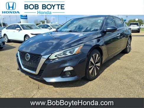 Used 2019 Nissan Altima 2.5 SV image 2