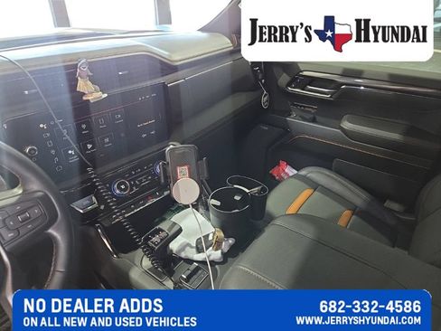 Used 2024 GMC Sierra 1500 AT4 w/ Technology Package AWD/4WD image 13