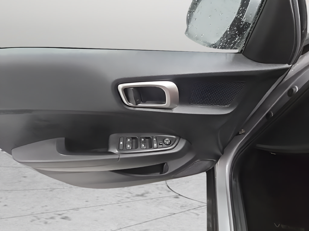 Certified 2024 Hyundai Venue SEL FWD image 10