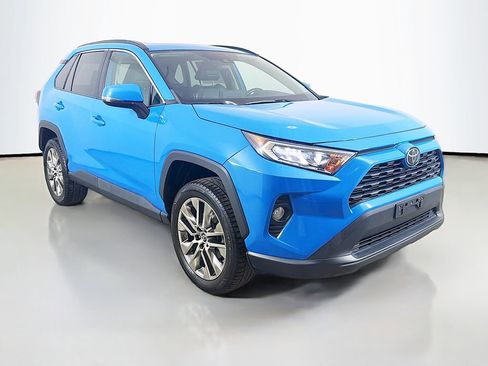 Used 2019 Toyota RAV4 XLE Premium w/ Cold Weather Package AWD/4WD image 2