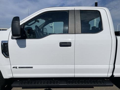 Used 2021 Ford F250 XL w/ Power Equipment Group image 28