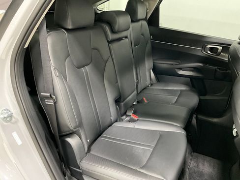 Used 2025 Kia Sorento S w/ Panoramic Sunroof Package image 23