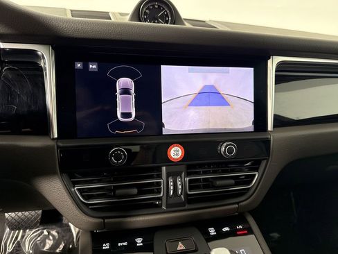 Certified 2025 Porsche Macan AWD/4WD image 30