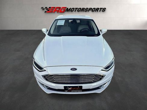 Used 2017 Ford Fusion SE w/ Fusion SE Technology Package image 3