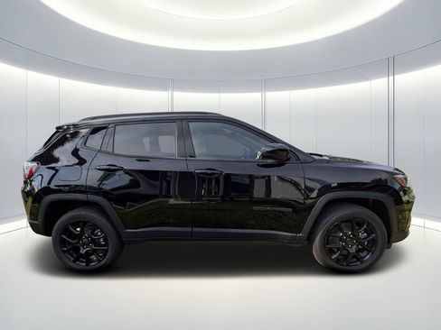 New 2026 Jeep Compass Latitude AWD/4WD image 3