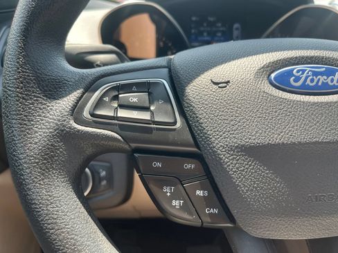 Used 2018 Ford Escape SE w/ SE Sync 3 Package FWD image 13