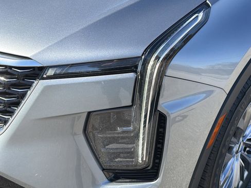 Used 2024 Cadillac XT4 Premium Luxury image 50