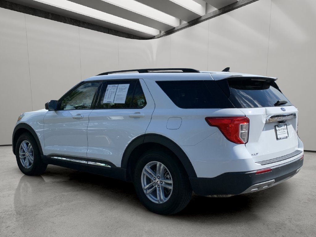 Used 2024 Ford Explorer XLT w/ Equipment Group 202A RWD image 3